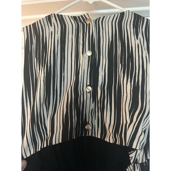 Women’s Maternity A Pea in a Pod Long flown dress Open Back button detail SZ M - Picture 5 of 5